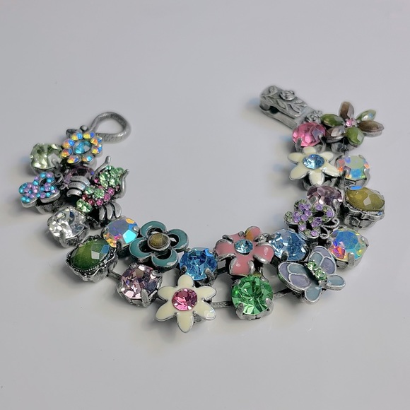 Jewelry - Vintage charm linked bracelet